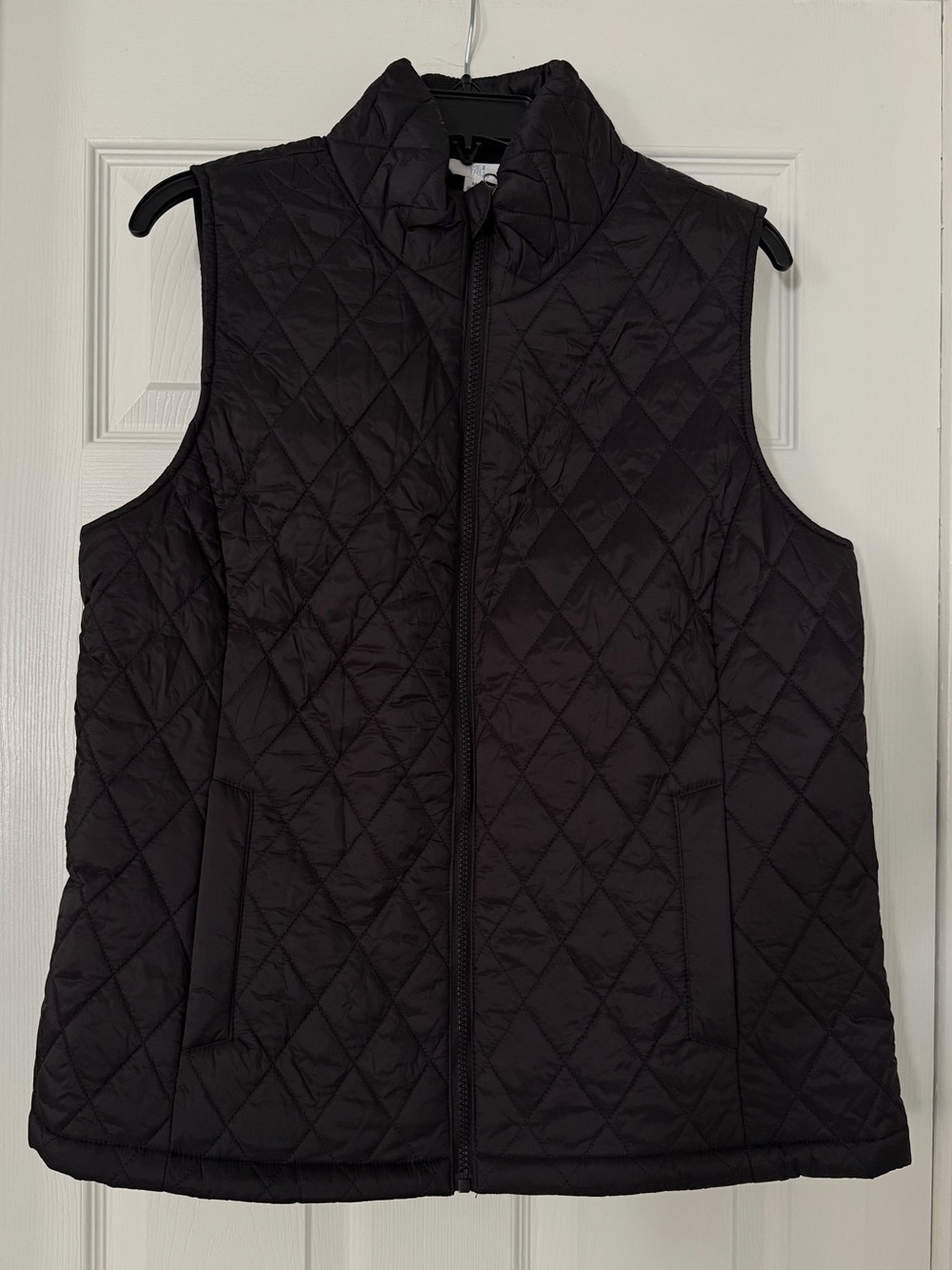 Time and Tru Quilted Sleeveless Vest in Black